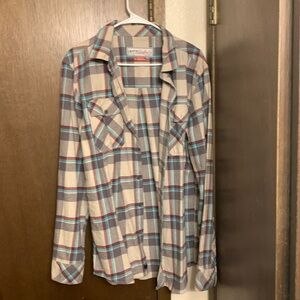 Empyre flannel size large